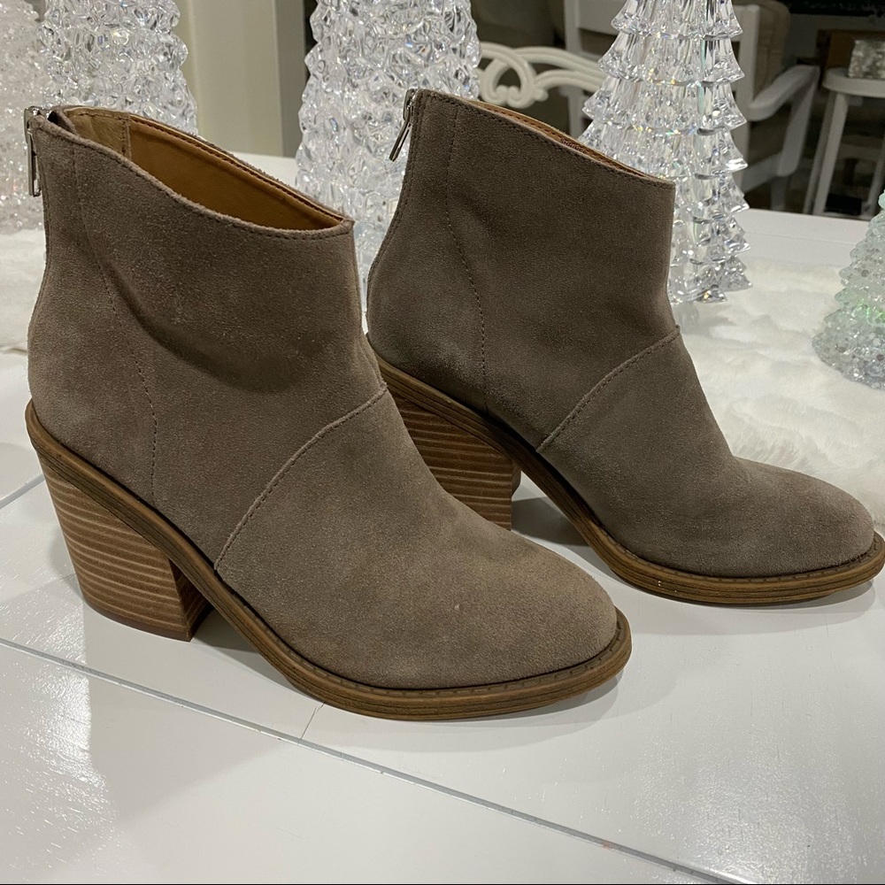 Steve Madden Shrines Booties Block Heel Sz 6 Sued… - image 3